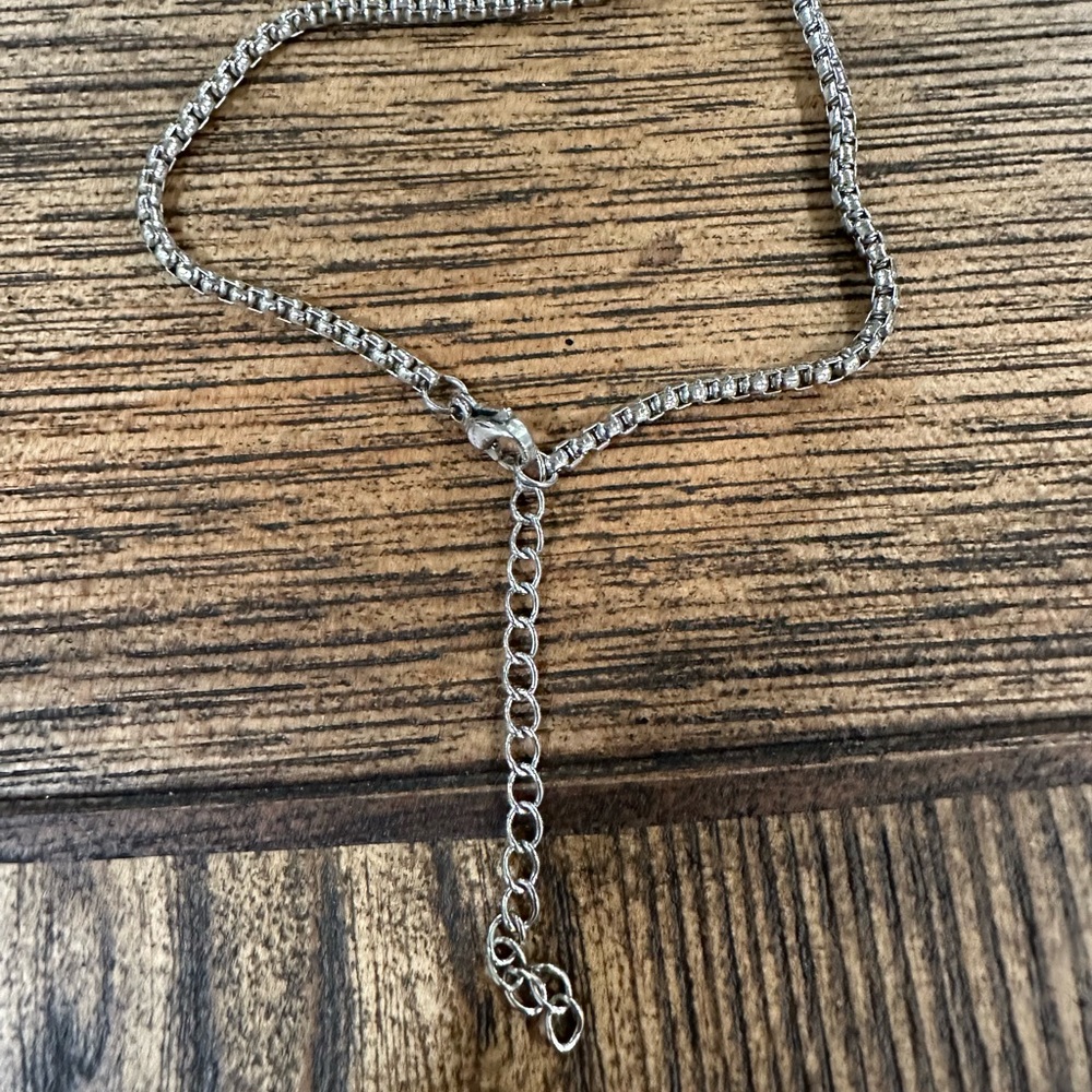 Diffuser Necklace - Picture 5 of 6